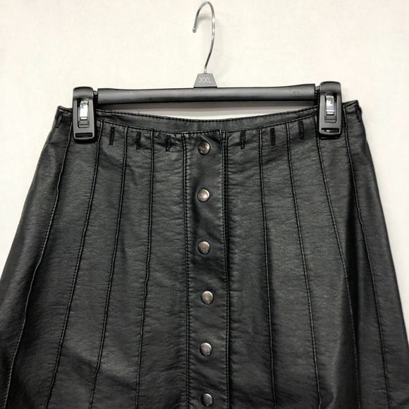 Free People Women Faux Leather Snap Button Mini Skirt Size 2 Black M122 -28 - Picture 11 of 15